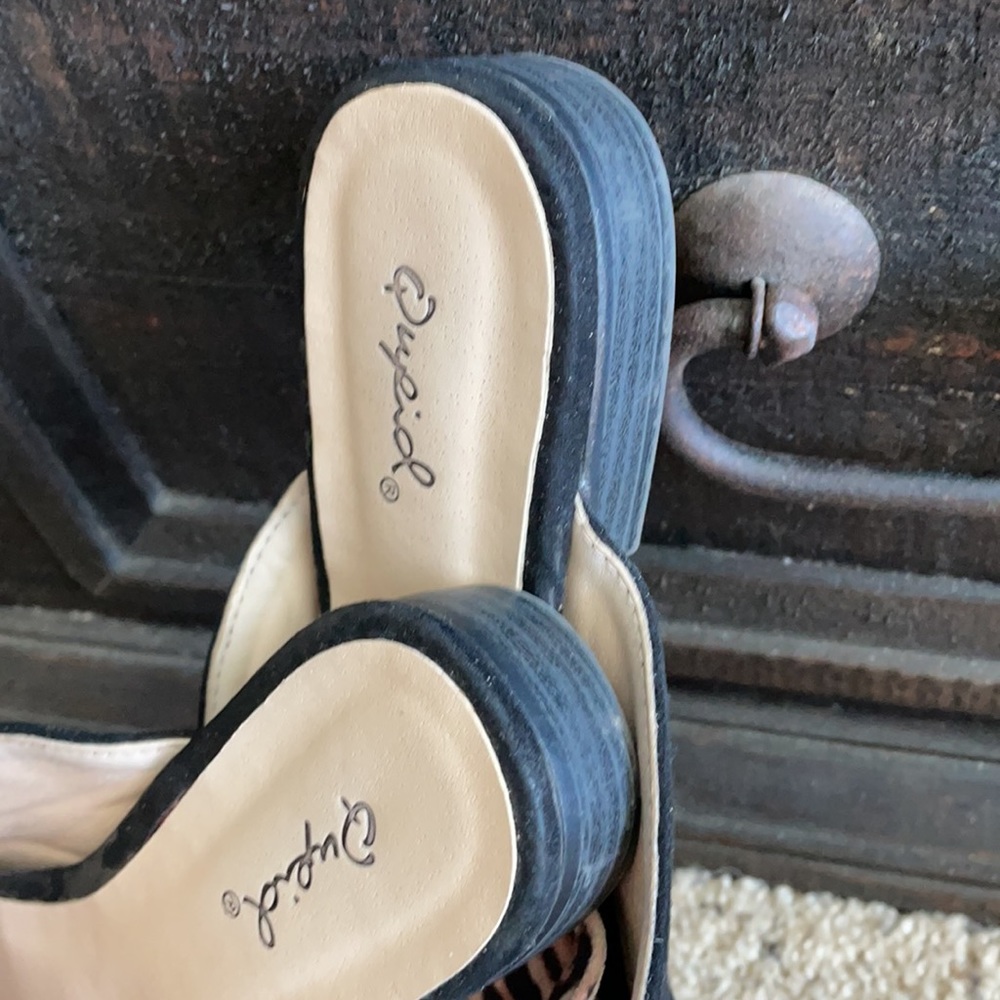 Qupid Suede Slip On Shoes - Picture 2 of 4